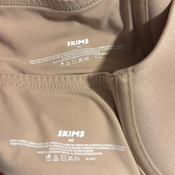 SKIMS Fits Everybody T-Shirt Bra in Mica - Picture 12 of 12